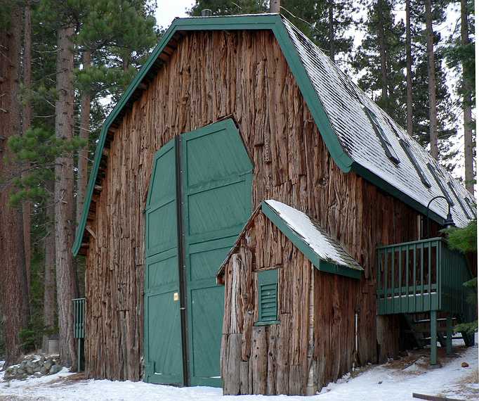 Dec. 30, 2006 - Camp Richardson area along the shore of Lake Tahoe, California.