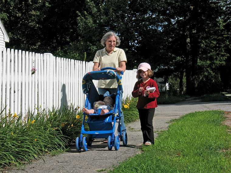 July 21, 2007 - Merrimac, Massachusetts.<br />Joyce and Miranda taking Matthew for a ride in the neighborhood.