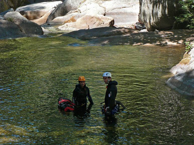 August 12, 2007 - On the Marble Fork of Kaweah River, Sequoia National Park, California.<br />Melody and Sati on their way down the canyon.