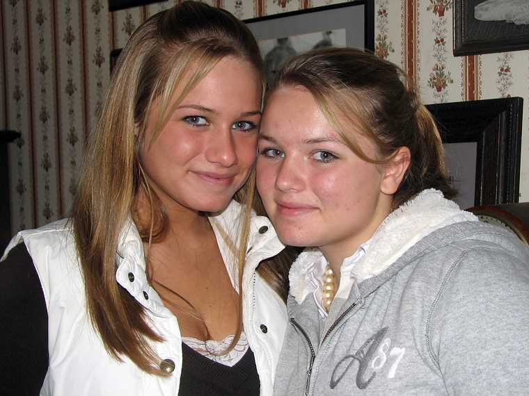 Nov. 22, 2007 - Thanksgiving dinner at Paul and Norma's, Tewksbury, Massachusetts.<br />Sisters Priscilla and Jessi.
