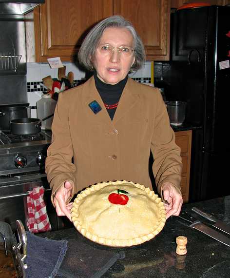 Nov. 22, 2007 - Thanksgiving dinner at Paul and Norma's, Tewksbury, Massachusetts.<br />Joyce with her yet to be baked apple pie.
