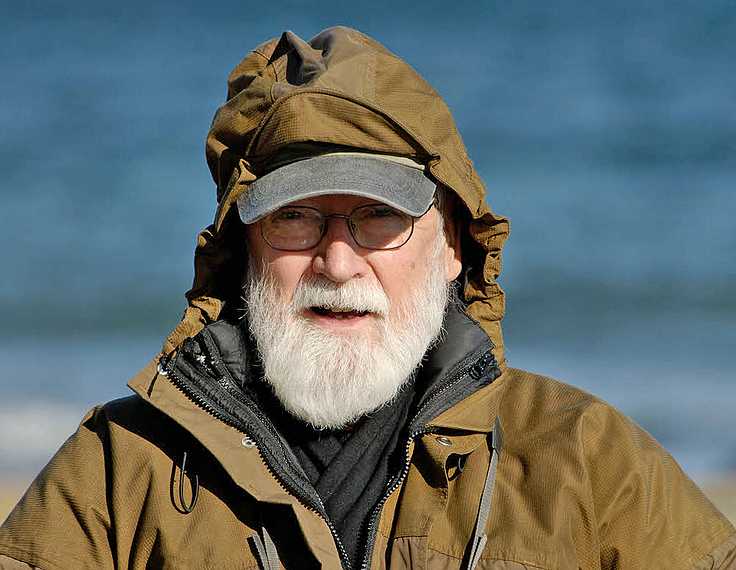 Nov. 28, 2007 - Sandy Point State Reservation, Plum Island, Massachusetts.<br />John testing his new 120-600 mm (equivalent) lens on me, about 100 feet away.