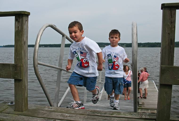 July 4, 2008 - At John and Priscilla's in Newmarket, New Hampshire.<br />Toby and Jonah.