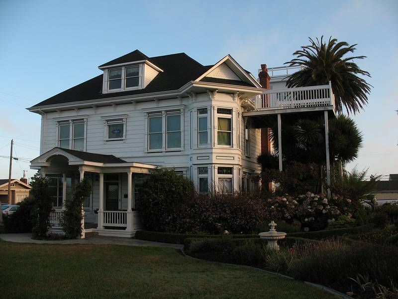 August 30, 2008 - Fort Bragg, California.<br />Weller House Bed and Breakfast, our home for three nights.