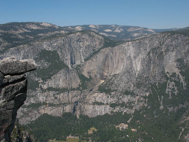 Sept 4, 2008 - Glacier Point, Yosemite National Park, California.<br />Dry Upper and Lower Yosemite Falls.
