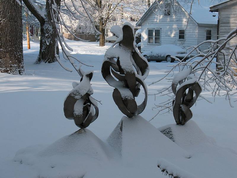 Feb. 21, 2009 - Merrimac, Massachusetts.<br />Around the house after a fresh overnight snowfall.