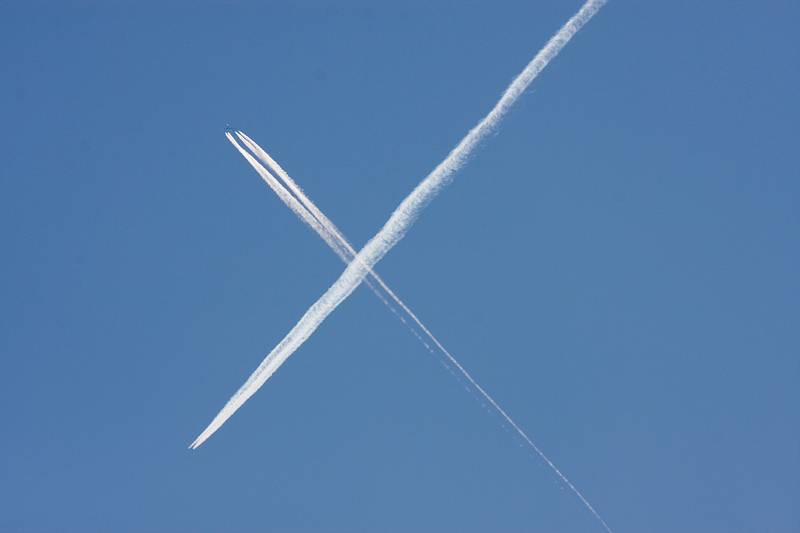 March 25, 2009 - Sandy Point State Reservation, Plum Island, Massachusetts.<br />Drawing in the sky.