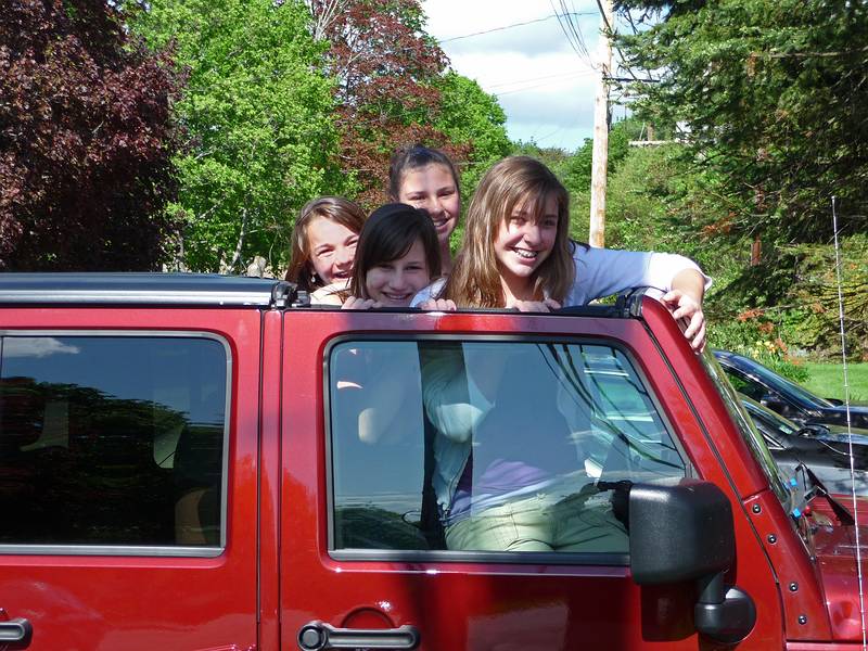 May 10, 2009 - Mothers Day at Paul and Norma's in Tewksbury, Massachusetts.<br />Hanna, Laura, Arianna, and Marissa getting ready to go home.