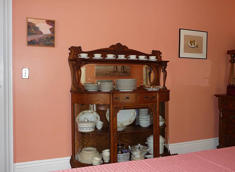 May 10, 2009 - Mothers Day at Paul and Norma's in Tewksbury, Massachusetts.<br />Joyce's artwork on the walls.