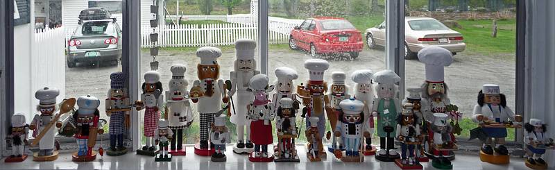 May 14, 2009 - Woodstock, Vermont.<br />Dining room window, Lincoln Inn B&B.