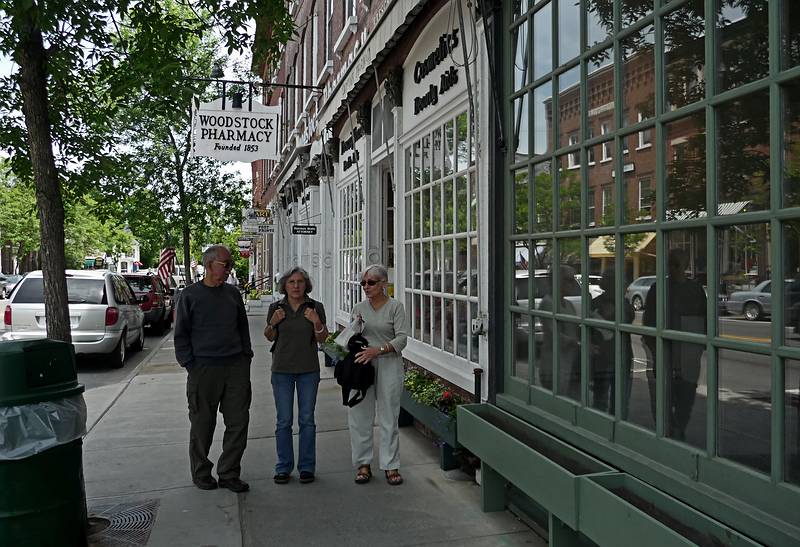 June 8, 2009 - Woodstock, Vermont.<br />Ronnie, Joyce, and Baiba window shopping on Central Street.