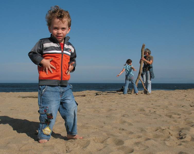 August 30, 2009 - Parker River National Wildlife Refuge, Plum Island, Massachusetts.<br />Matthew with Miranda and Joyce building their pirate ship.