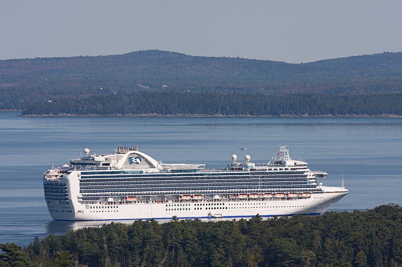 Sept. 26, 2009 - Acadia National Park, Maine.<br />The cruise ship Crown Princess in Bar Harbor (or rather behind Bar Island).<br />The ship is shot from a distance throught thermally disturbed air.