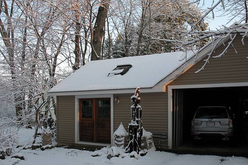 Dec. 6, 2009 - Merrimac, Massachusetts.<br />First snow of the season that accumulated (about a couple of inches).