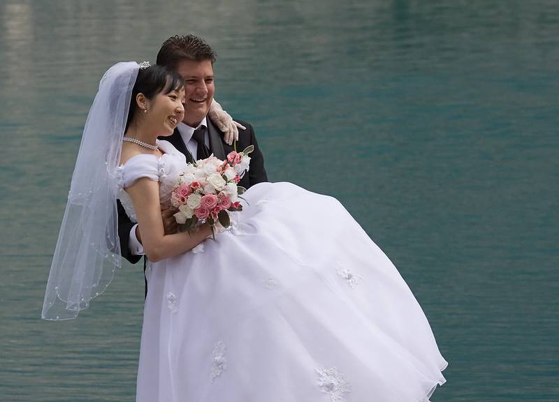 August 5, 2009 - Moraine Lake area, Banff National Park, Alberta, Canada.<br />Moraine Lake seems to be a popular backdrop for wedding photography.<br />We saw two photograpy sessions going on. Here is one of them.