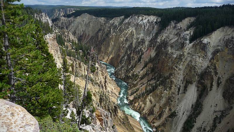 August 9, 2009 - Yellowstone National Park, Wyoming.<br />Yellowstone River from North Rim near Lower Falls.