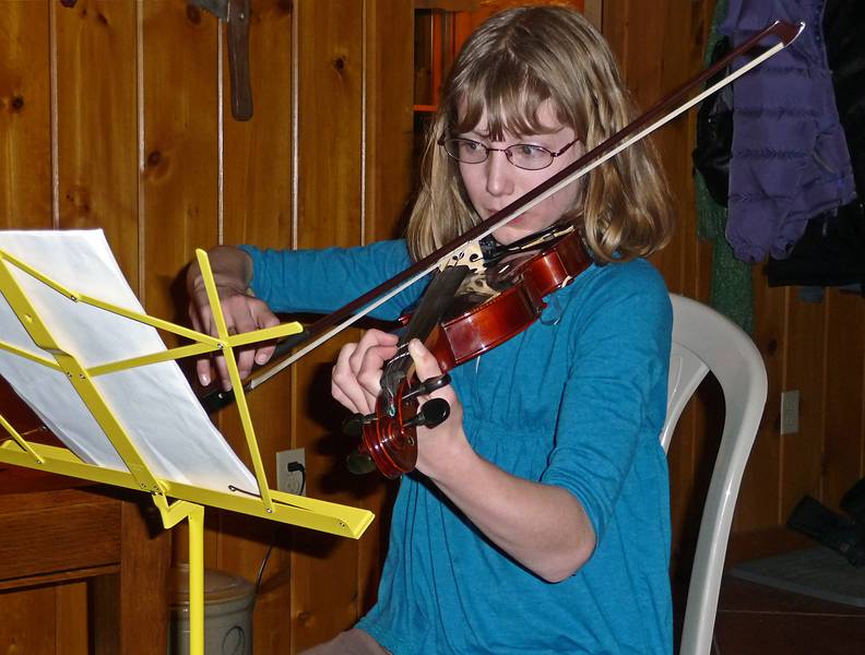 Feb. 13, 2010 - At Bill and Carol's log cabin in Campton, New Hamshire.<br />Aili.