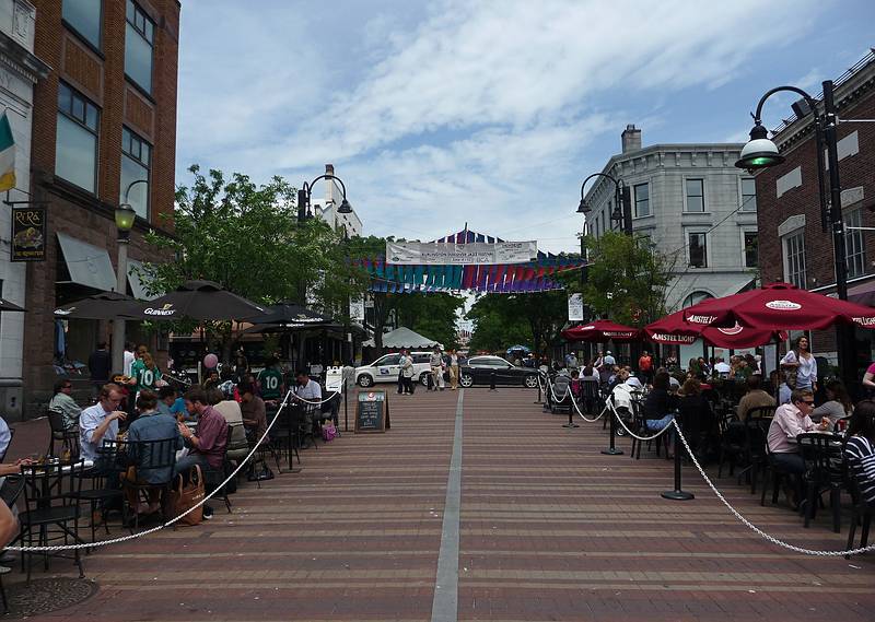 Looks like somewhere in Europe with sidewalk cafes.<br />Along Church Street.<br />June 9, 2010 - Burlington, Vermont.