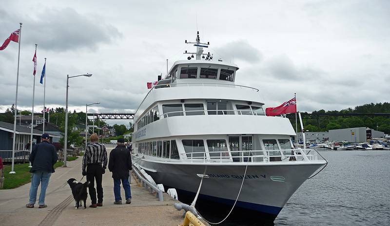 Our cruise boat: the 'Island Queen V'.<br />Boat ride among the 30,000 islands of Geaorgian Bay.<br />June 12, 2010 - Parry Sound, Ontario, Canada.