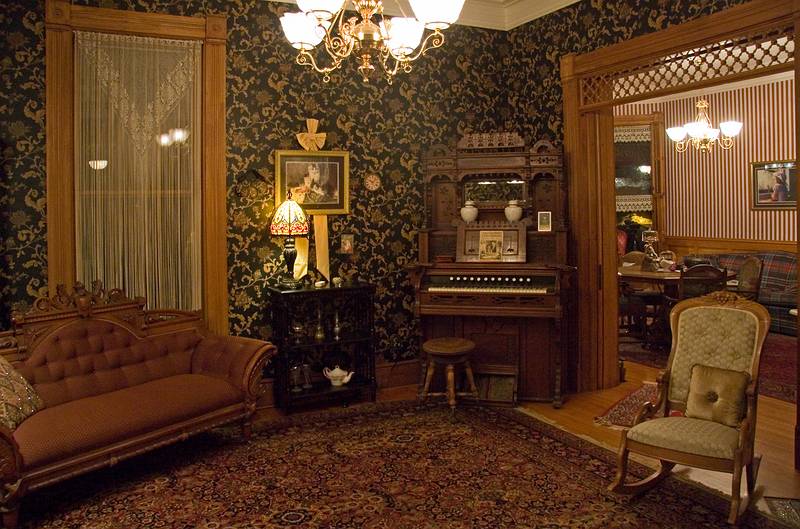 Baiba'a, Ronnie's, Joyce's, and my home for three nights.<br />June 19, 2010 - The Lumber Baron B&B in Onalaska, Wisconsin.