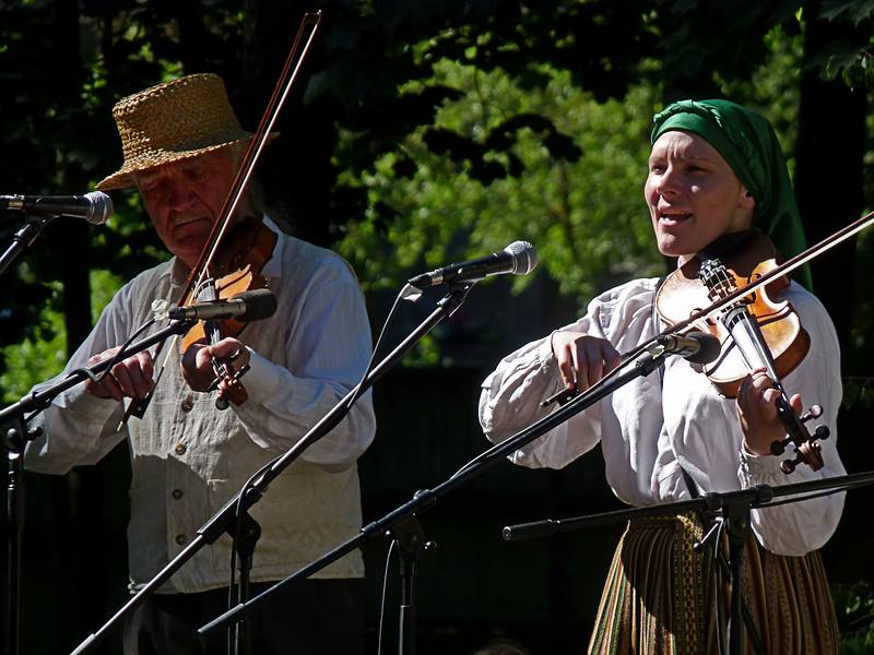 More entertainment at the museum.<br />Arts and crafts fair at the Latvian Ethnographic Open Air Museum.<br />June 4, 2011 - Riga, Latvia.