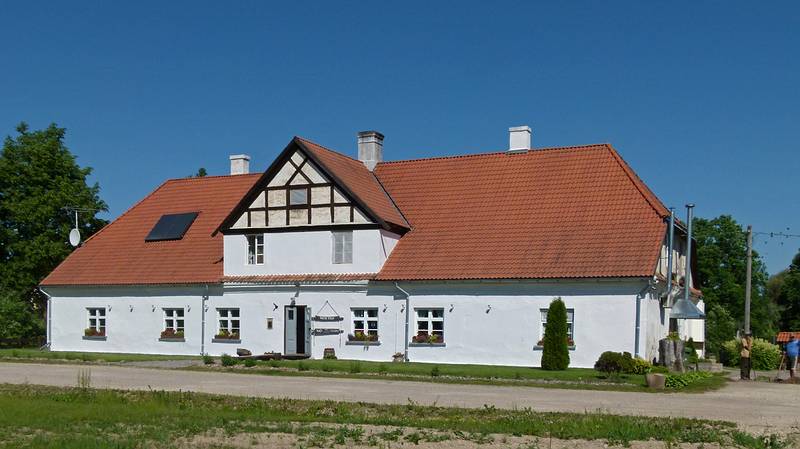 Servants quarters of Rundale Palace, now a quaint cottage with a restaurant.<br />June 7, 2011 - Pilsrundale, Latvia.