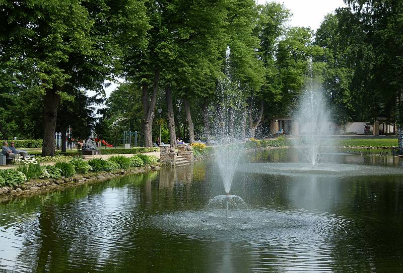 Chuck and Ronnie (extreme left).<br />Maija Park.<br />June 10, 2011 - Cesis, Latvia.