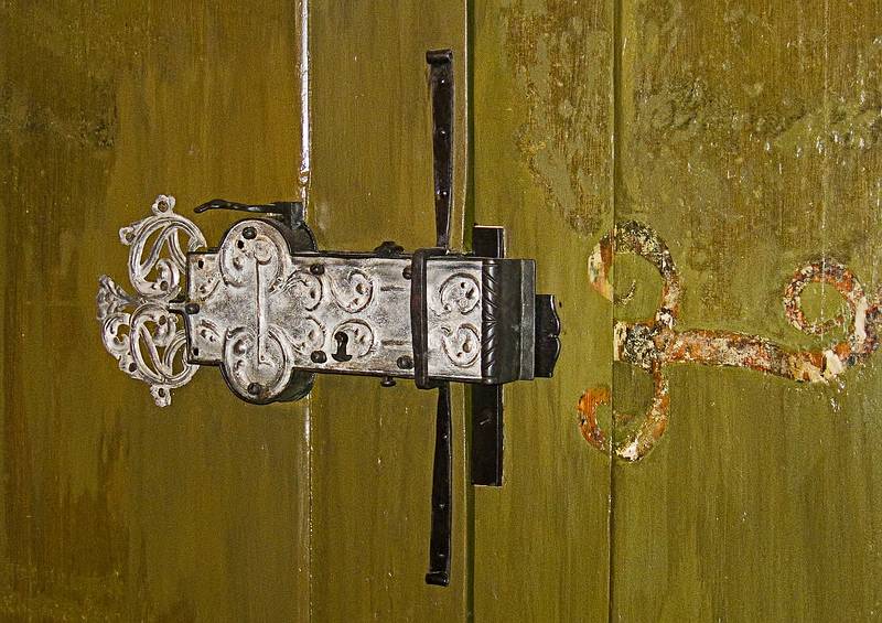 Door lock at Ungurmuia Manor.<br />June 10. 2011 - Ungurmuia, Cesis District, Latvia.