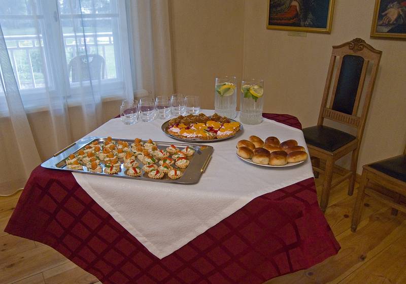 Reception for us at the Manor.<br />June 10. 2011 - Ungurmuia, Cesis District, Latvia.