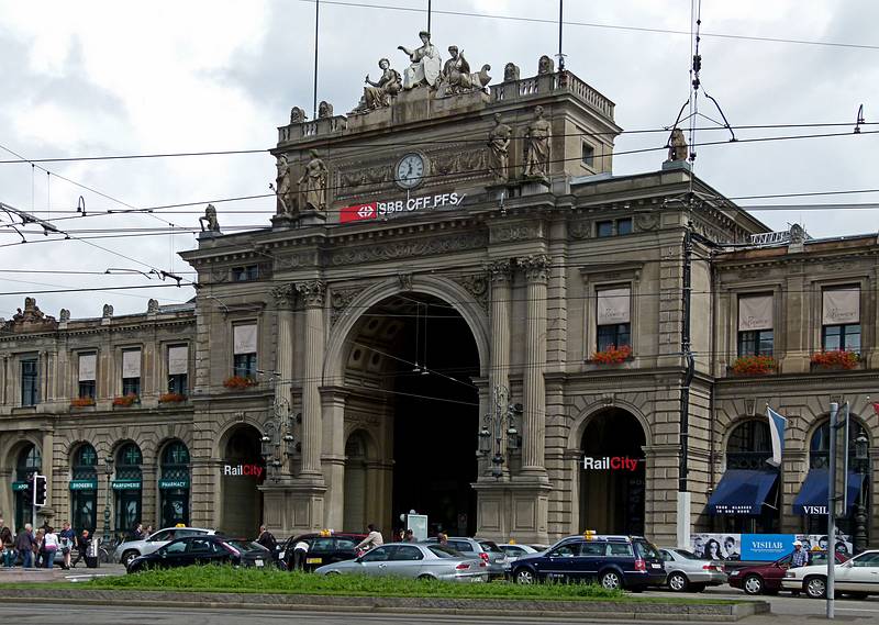 Main railroad station.<br />July 22, 2011 - Zurich, Switzerland.