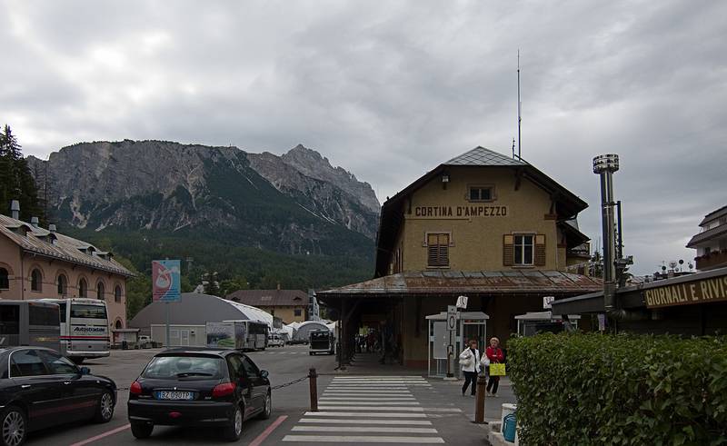 Waiting for the bus for our 1st leg towards Innsbruck.<br />July 31, 2011 - Cortina d' Ampezzo, Italy.