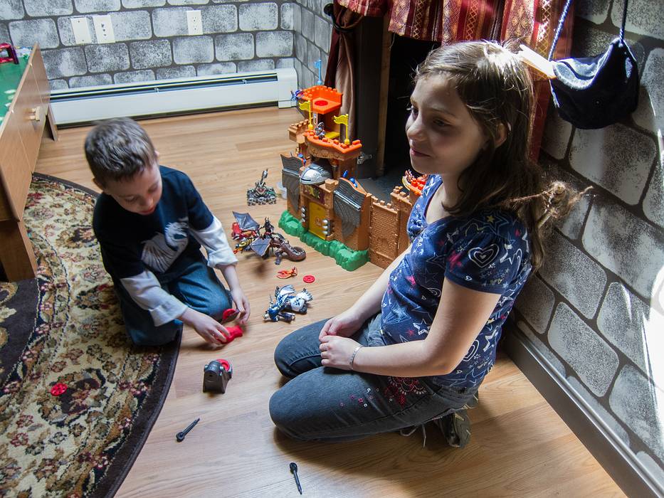 Matthew and Miranda in Matthew's room.<br />Melody visiting from California.<br />April 7, 2013 - At Carl and Holly's in Mendon, Massachusetts.
