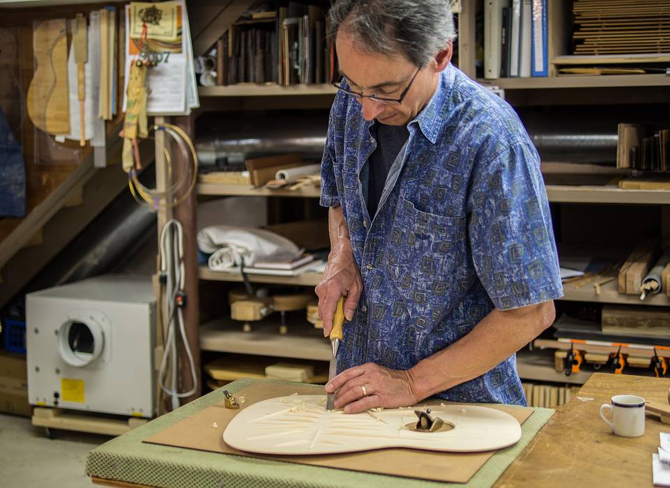 The making of Oscar's guitars.<br />May 14, 2013 - At Oscar and Leslie's in North Andover, Massachusetts.