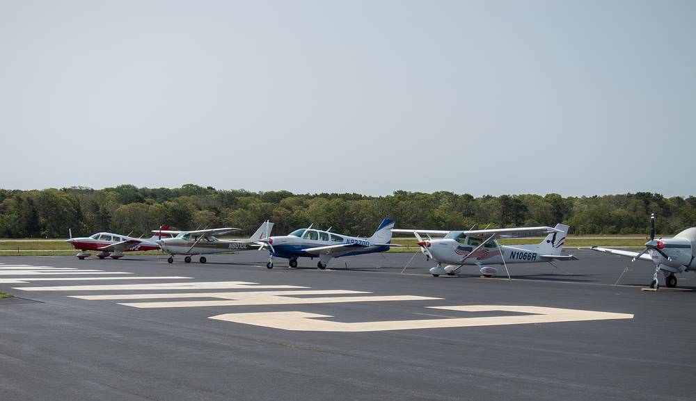 Breakfast at Hangar B.<br />June 22, 2013 - Chatham airport, Chatham, Massachusetts.