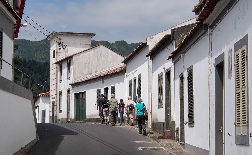 Sati, Melody, Ronnie, Miranda, Baiba, and Joyce heading for Terra Nostra Garden.<br />July 11, 2013 - Furnas, Sao Miguel, Azores, Portugal.