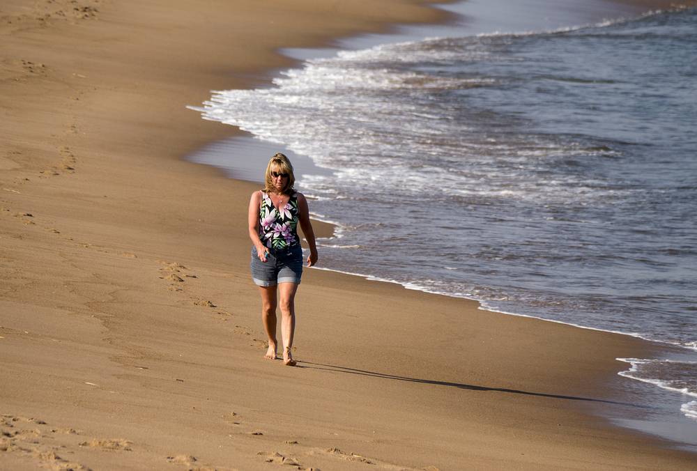 80 degrees. Nice day for a walk along the water.<br />Oct. 2, 2013 - North End of Plum Island, Massachusetts.