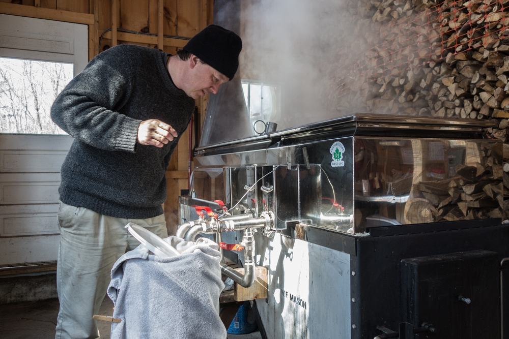 Making maple syrup.<br />March 22, 2015 - Woodville Maples, Hopkinton, Massachusetts.
