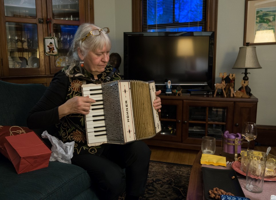 Nancy providing some entertainment.<br />Christmas tree decorating party.<br />Dec. 6, 2015 - At home in Merrimac, Massachusetts.
