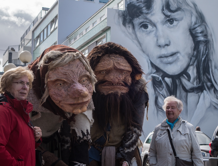 Tourists posing with Grla and her husband Leppali.<br />May 26, 2015 - Akureyri, Iceland.