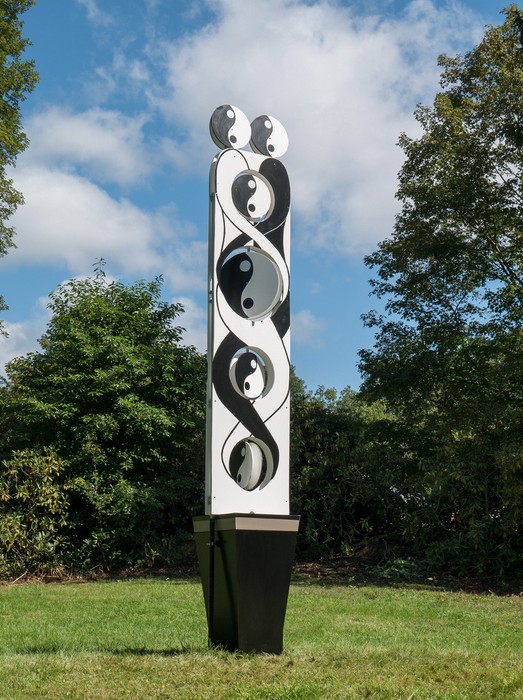 'Tension - a Qutest for Balance' by Rochelle Perry-Platine.<br />Maudslay Outdoor Sculpture show installation.<br />Sep. 9, 2017 - Maudslay State Park, Newburyport, Massachusetts.