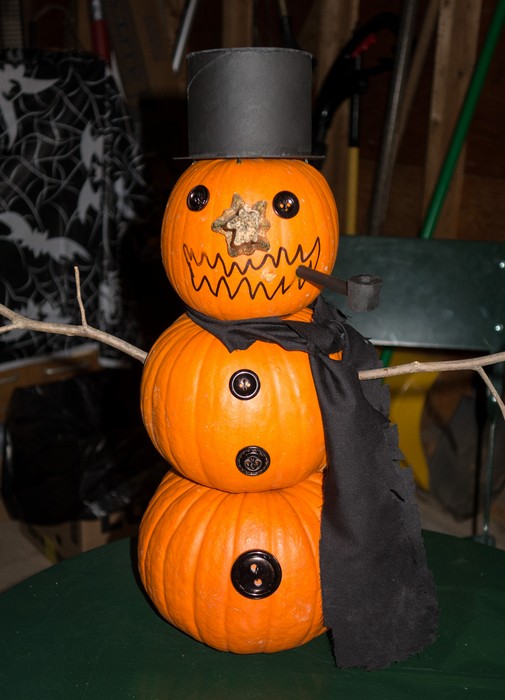 Pumpkin carving party.<br />Oct. 29, 2017 - At Ron and Kathie's, Merrimac, Massachusetts.