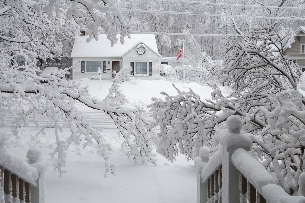 Merrimack Valley lost power for 38 hours due to this.<br />March 8, 2018 - At home in Merrimac, Massachusetts.