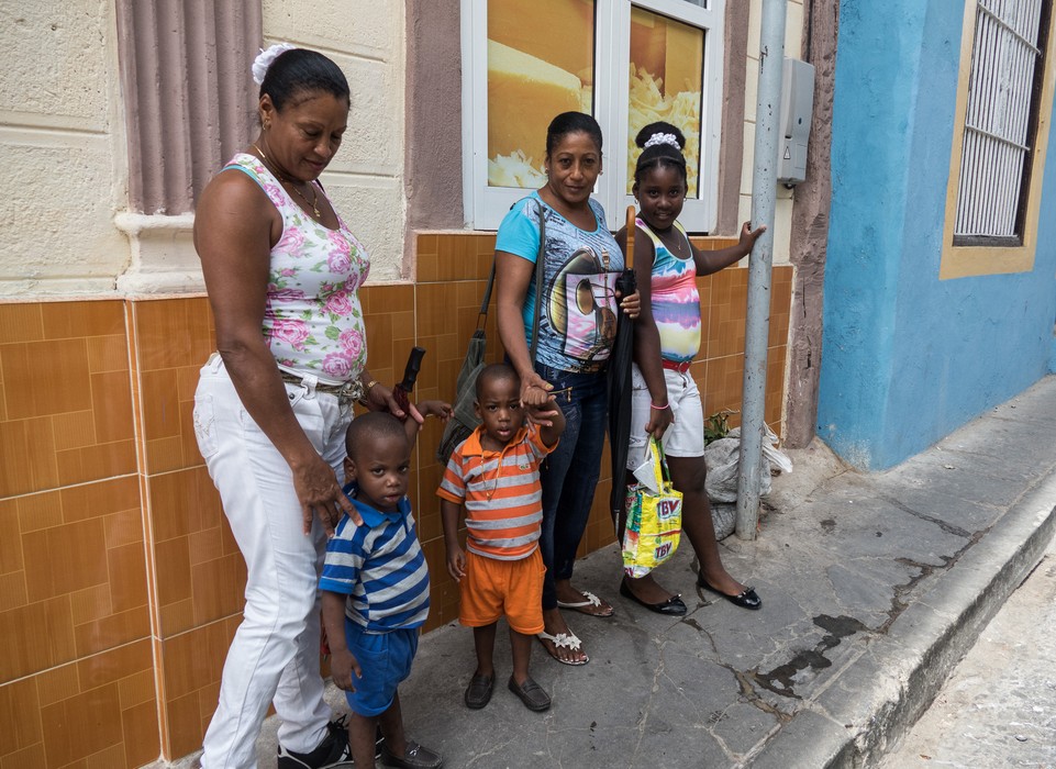 Some locals.<br />Oct 30, 2016 - Santiago de Cuba.