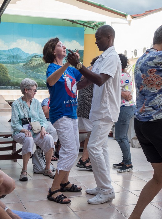 Madelyn, Terry and others.<br />At the casa del Chang�i.<br />Oct. 31, 2016 - Guantanamo, Cuba.