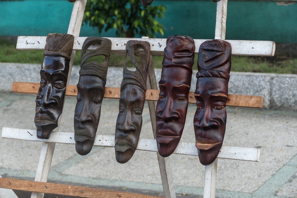 Art for sale.<br />Nov. 2, 2016 - Parque Cespedes, Bayamo, Cuba.