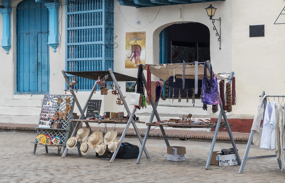Arts and crafts for sale.<br />Plaza de San Juan de Dios.<br />Nov. 3, 2016 - Camag�ey, Cuba.