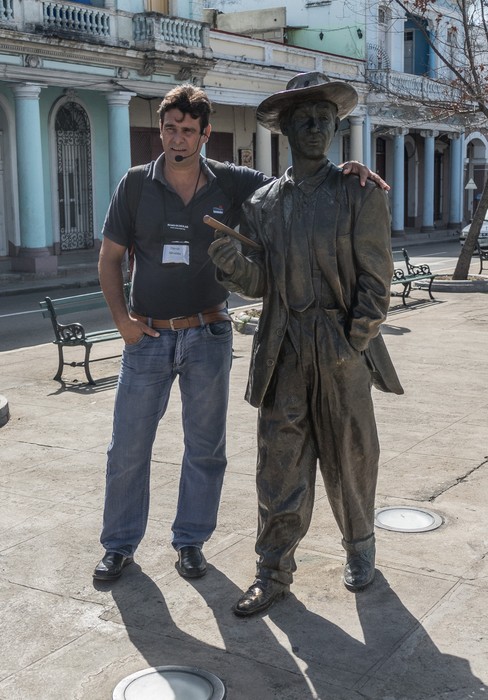 Osmar with Benny Mor�.<br />Nov. 6, 2016 - Cienfuegos, Cuba.