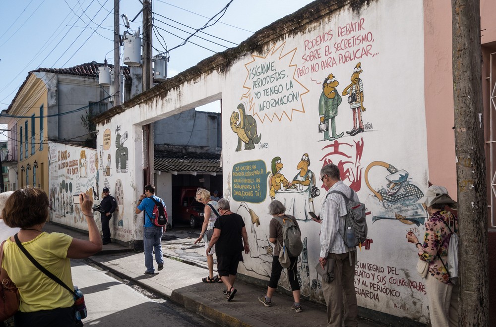 Osmar leading us to a cigar factory.<br />No photos allowed.<br />Nov. 7, 2016 - Santa Clara, Cuba