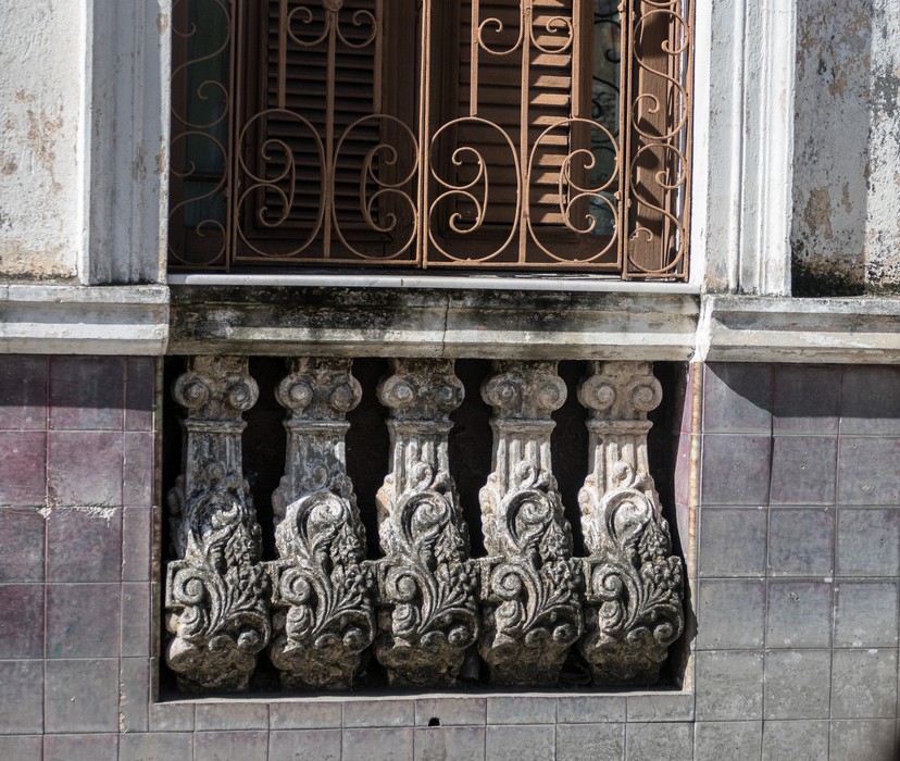 Window detail.<br />Nov. 7, 2016 - Santa Clara, Cuba