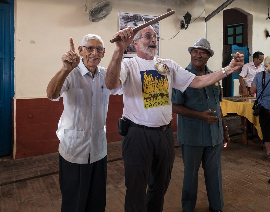 DJ was declared the winner of the quimbumbia game.<br />Nov. 7, 2016 - At the Sabore Arte paladar, Santa Clara, Cuba